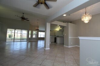 2042 Hamilton Crossing Dr in Gonzalez, FL - Building Photo - Building Photo