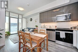 60 Frederick St in Kitchener, ON - Building Photo - Building Photo