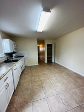 203 Pineview Ave in Bardonia, NY - Foto de edificio - Building Photo