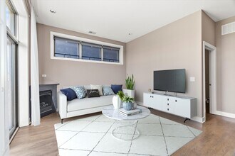 6 N May St in Chicago, IL - Building Photo - Building Photo