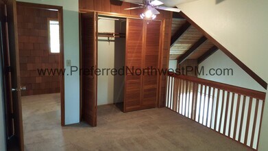 2233 Monterey Ln in Eugene, OR - Building Photo - Building Photo