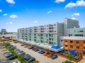 2772 Lighthouse Point E in Baltimore, MD - Building Photo - Building Photo