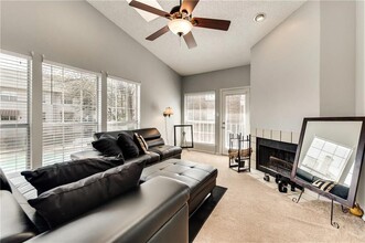 7151 Gaston Ave-Unit -1008 in Dallas, TX - Building Photo - Building Photo