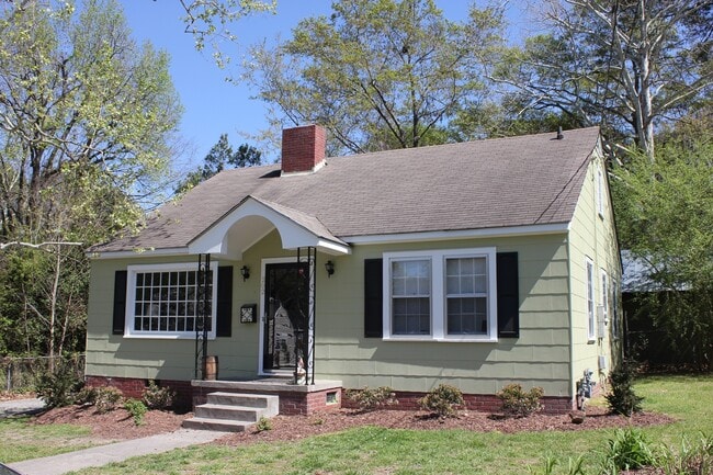 202 N Library St in Greenville, NC - Foto de edificio - Building Photo