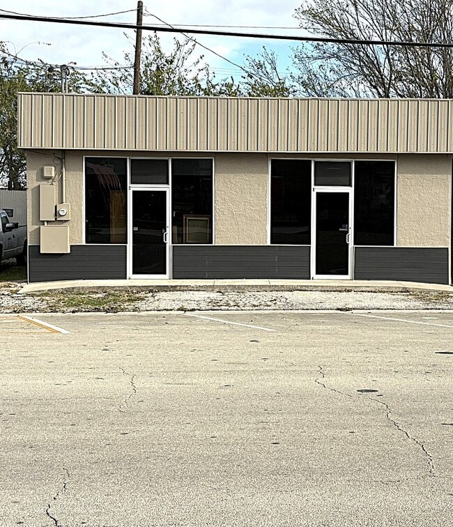 property at 112 W Avenue E