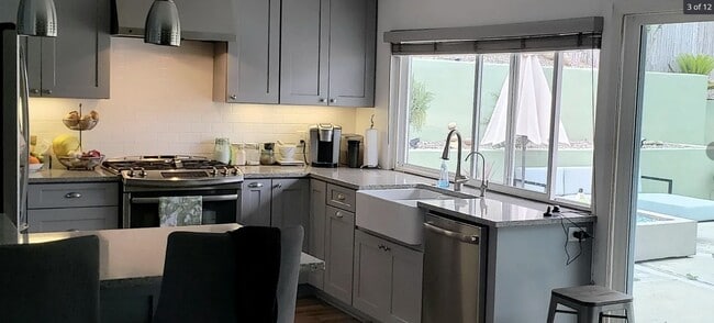 2127 Hanford Dr in San Diego, CA - Building Photo - Building Photo