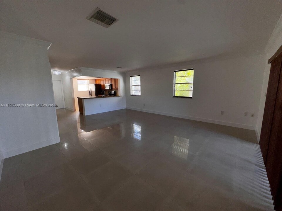 8405 SW 137th Ave in Miami, FL - Building Photo