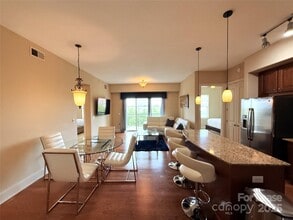 4625 Piedmont Row Dr in Charlotte, NC - Building Photo - Building Photo