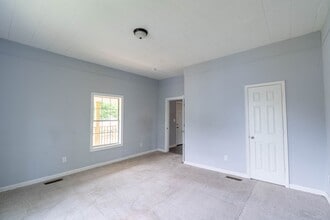 326 Maple St in Lewisburg, TN - Building Photo - Building Photo