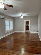 129 W Young in San Antonio, TX - Building Photo - Building Photo