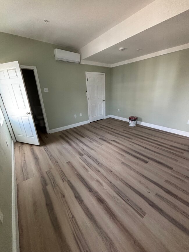 110 8th St in New Bedford, MA - Building Photo - Building Photo