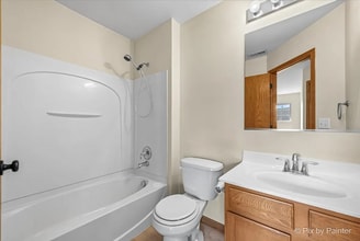 2122 Concord Dr in McHenry, IL - Building Photo - Building Photo