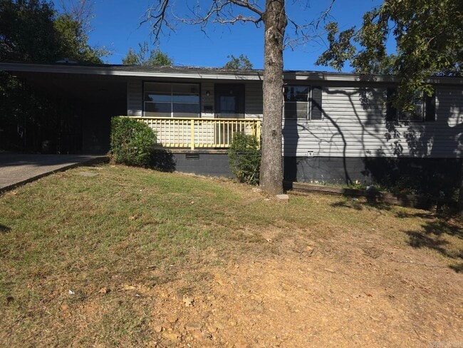 408 Lindenhurst Dr