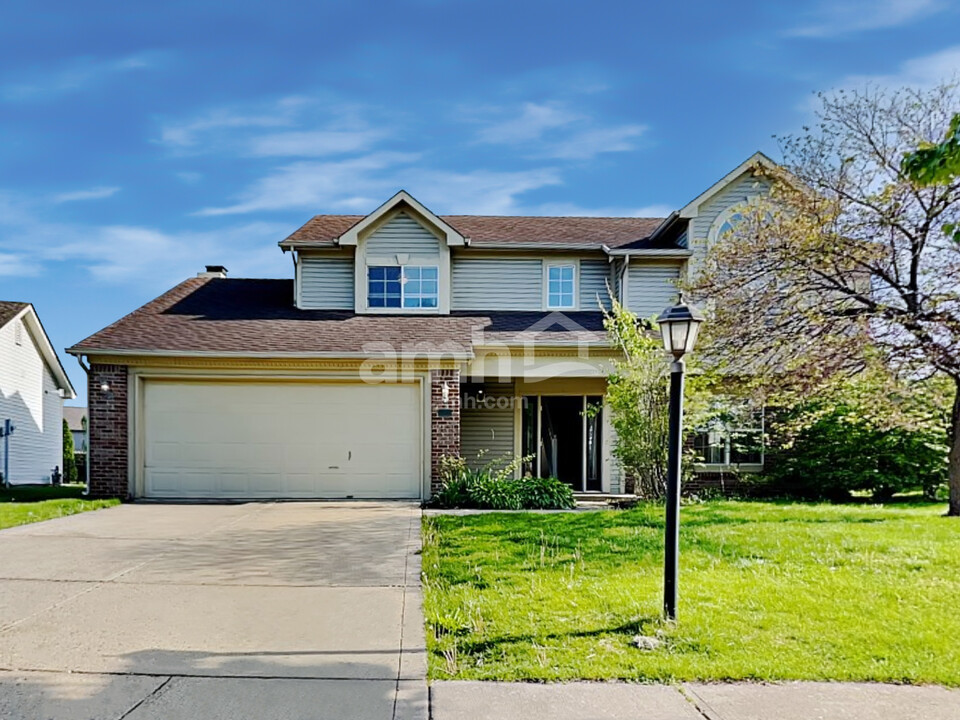 10379 Magenta Dr in Noblesville, IN - Building Photo