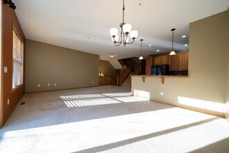 3661 Hazel Trail in Woodbury, MN - Building Photo - Building Photo