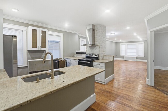 131 Providence St in Worcester, MA - Building Photo - Building Photo