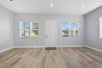 914 E Tucker St in Fort Worth, TX - Building Photo - Building Photo