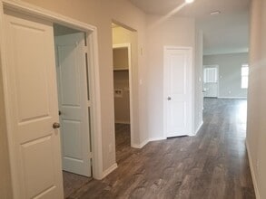 8511 Cassia Cove in Converse, TX - Foto de edificio - Building Photo