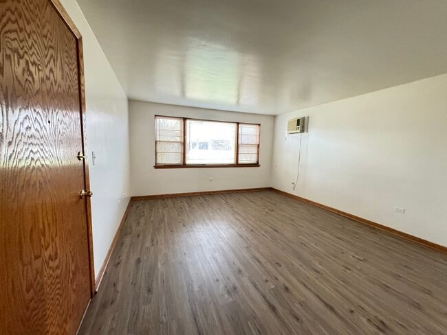 7901 W Grand Ave in Elmwood Park, IL - Building Photo - Building Photo