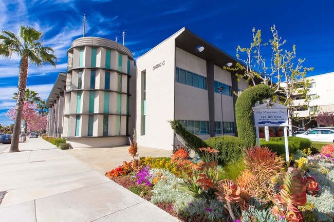Cahuenga Place - 3400 Cahuenga Blvd West