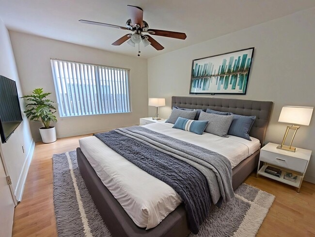 4215 McLaughlin Ave in Los Angeles, CA - Foto de edificio - Building Photo