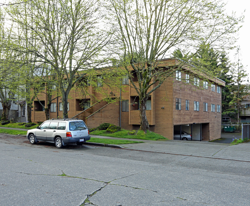 1719 NW 57th in Seattle, WA - Foto de edificio