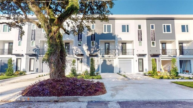 property at 1520 N Pierce St