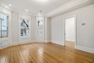 703 E 4th St in Boston, MA - Building Photo - Building Photo