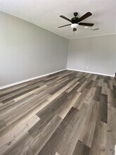 8430 Churchville Dr in Houston, TX - Building Photo - Building Photo