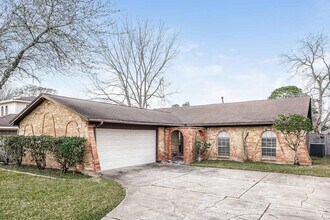 2306 Cambridge Ct N in League City, TX - Building Photo - Building Photo