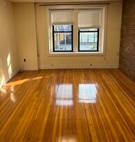 1979 Massachusetts Ave, Unit 1 in Cambridge, MA - Building Photo