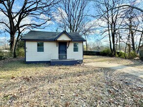 2452 Pecan Cir in Memphis, TN - Building Photo - Building Photo