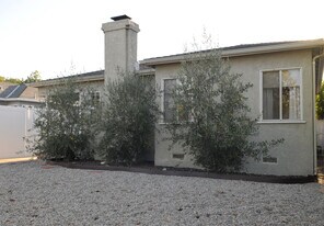 4927 Forman Ave in North Hollywood, CA - Building Photo