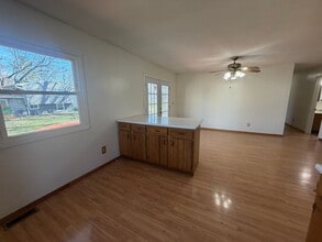 2310 Blackthorn Dr in Champaign, IL - Building Photo - Building Photo