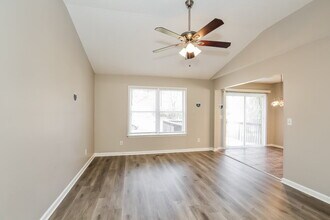 301 Oferrell St in Greensboro, NC - Foto de edificio - Building Photo