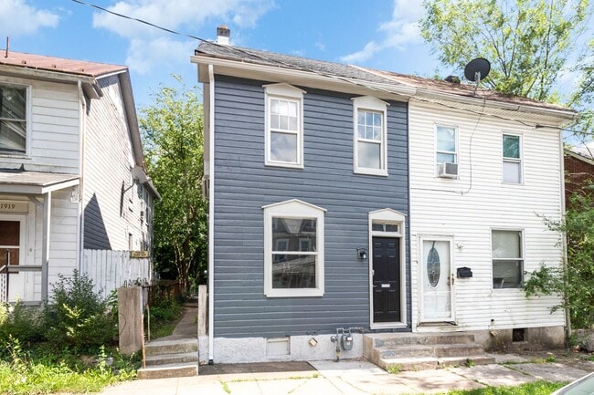 1917 Forster St in Harrisburg, PA - Building Photo - Building Photo