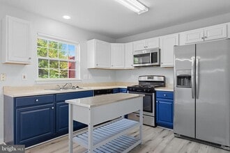 43742 Tolamac Dr in Ashburn, VA - Building Photo - Building Photo