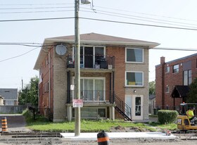 253 Mohawk Rd E in Hamilton, ON - Building Photo