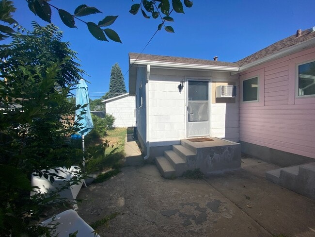 property at 2321 1/2 S Gilpin St