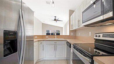 8743 SW 213th Ln in Cutler Bay, FL - Building Photo - Building Photo