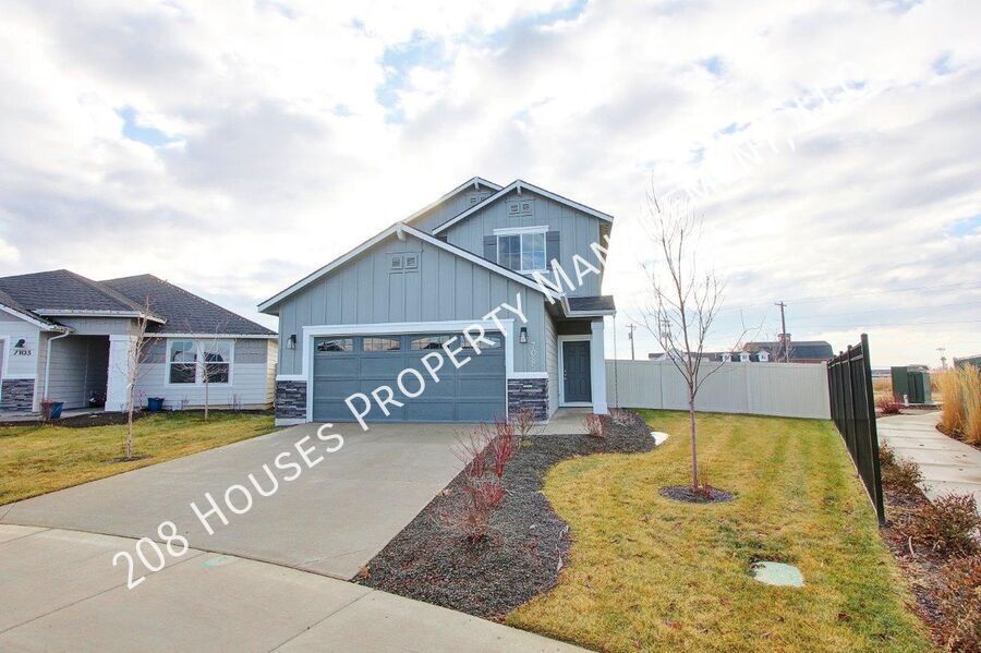 7085 S Birch Creek Ave in Meridian, ID - Building Photo