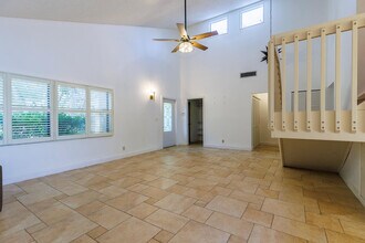 2865 Egret Way in Hollywood, FL - Building Photo - Building Photo