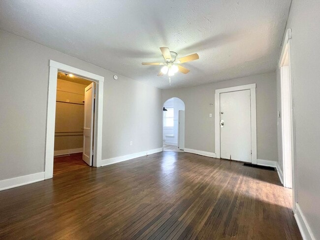 property at 112 N Plum St