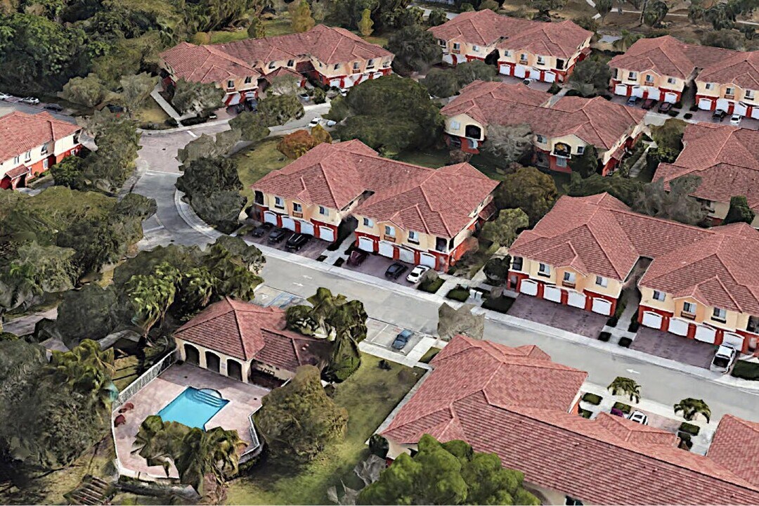 40 SE Sedona Cir in Stuart, FL - Building Photo