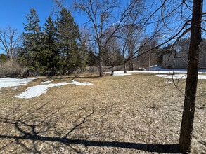 2316 Post Rd, Unit 3 in Stevens Point, WI - Foto de edificio - Building Photo