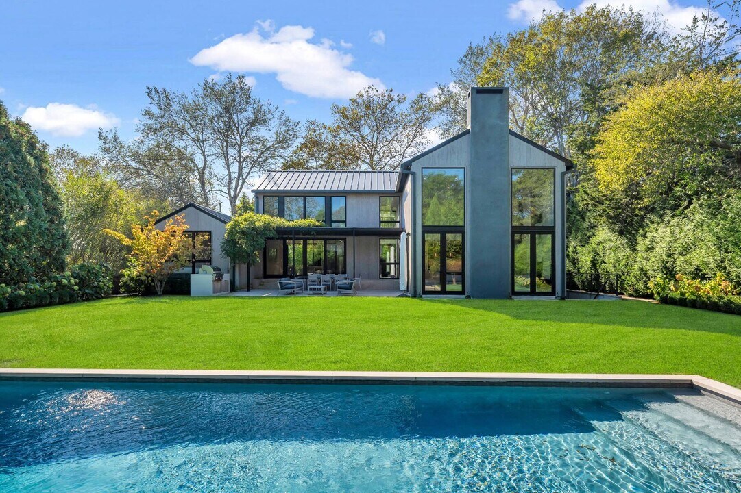 60 Gansett Ln in Amagansett, NY - Building Photo