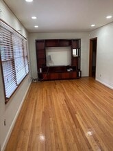 2560 Wood Valley Dr in East Point, GA - Foto de edificio - Building Photo