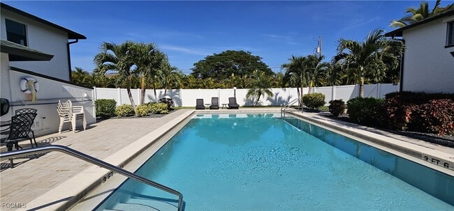 property at 1519 Cape Coral Pkwy W