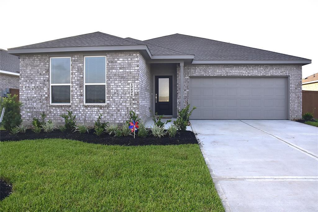 10606 Summers Wy in Beasley, TX - Building Photo
