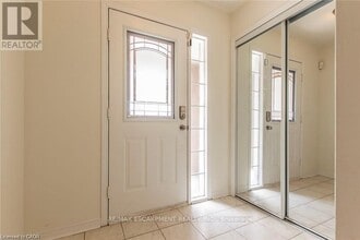 125 Hopewell Rd in Oakville, ON - Building Photo - Building Photo